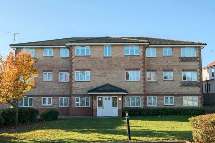 2 Bedroom Flat To Rent In Stanmore, Harrow, HA7