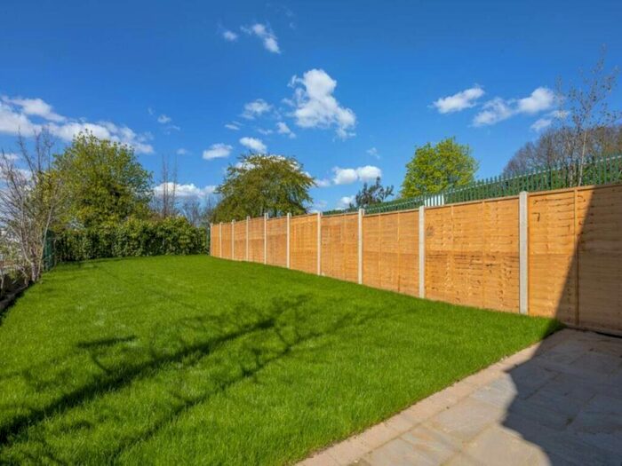 3 Bedroom Semi-Detached House To Rent In The Stables Cliff Oaks, Fawcett Lane, , Leeds, LS12