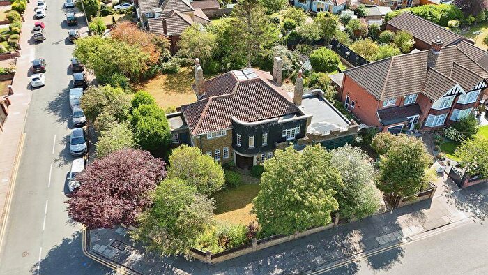 4 Bedroom Detached House For Sale In Cromwell Road, Cleethorpes, DN35
