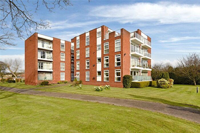 3 Bedroom Flat To Rent In Riverine, Grosvenor Drive, Maidenhead, Berkshire, SL6