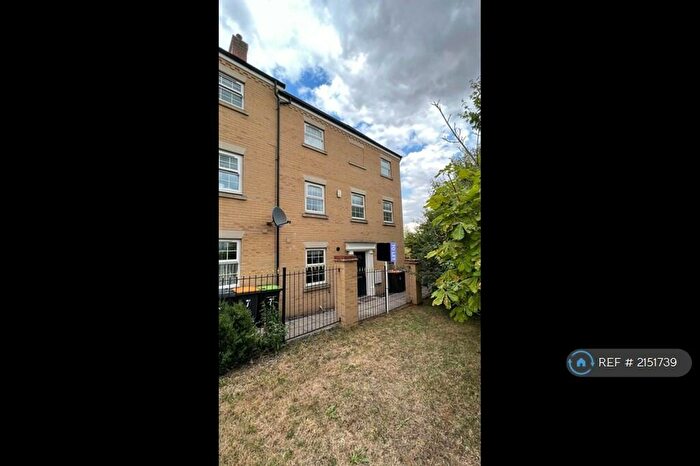 3 Bedroom Terraced House To Rent In Maskell Drive, Bedford, MK41