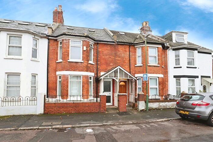 3 Bedroom Terraced House For Sale In Carnarvon Road, Bournemouth, BH1