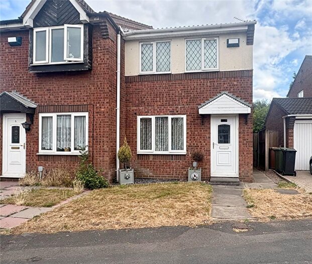 2 Bedroom Semi-Detached House For Sale In Ravensbourne Grove, Willenhall, West Midlands, WV13