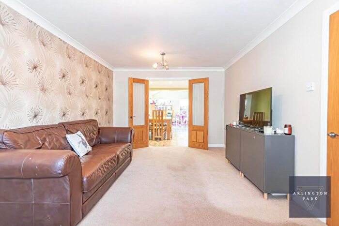 4 Bedroom Detached House For Sale In Walnut Close, Taverham, Norwich, NR8