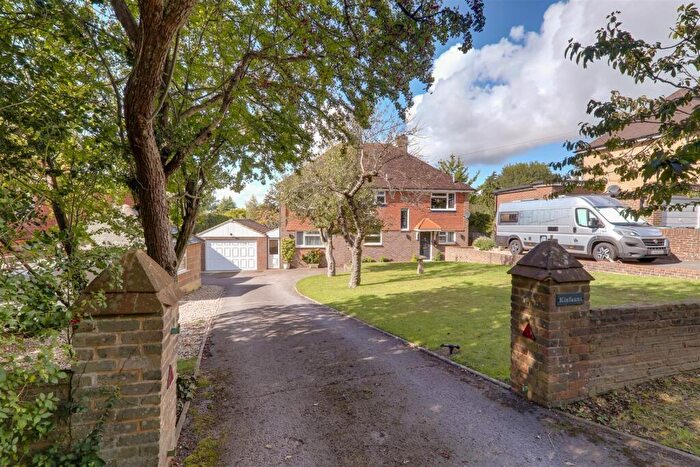 4 Bedroom Detached House For Sale In Honeysuckle Lane, High Salvington, BN13