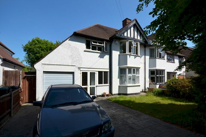 4 Bedroom Semi-Detached House To Rent In Murray Avenue, Bromley, BR1
