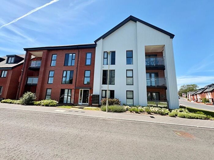 2 Bedroom Flat To Rent In Greenfinch Road, Fareham, PO15