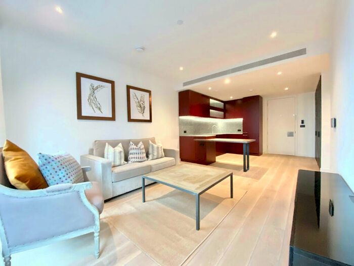 2 Bedroom Flat To Rent In Embassy Gardens, London, SW11