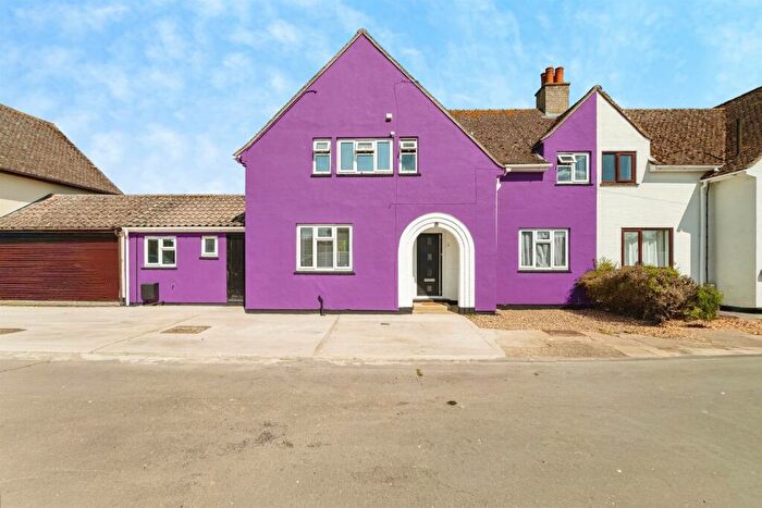 3 Bedroom Semi Detached House For Sale In Oak Crescent, Eye, IP23