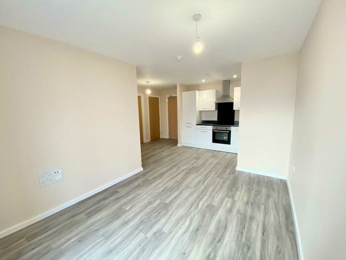 1 Bedroom Apartment To Rent In Southwood House, M5