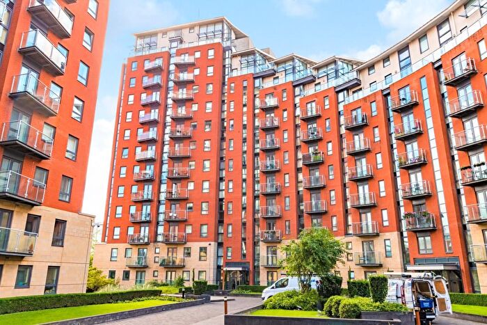 2 Bedroom Flat To Rent In Gotts Road, Leeds, LS12