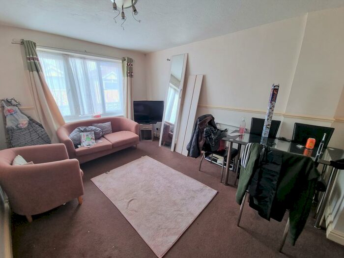 1 Bedroom Flat To Rent In Warwick Road, Clacton-On-Sea, CO15