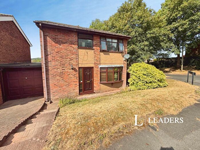 3 Bedroom Detached House To Rent In Caton Crescent, Stoke-on-Trent, Staffordshire, ST6