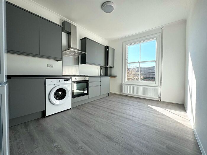 3 Bedroom Maisonette To Rent In Adelaide Grove, London, W12