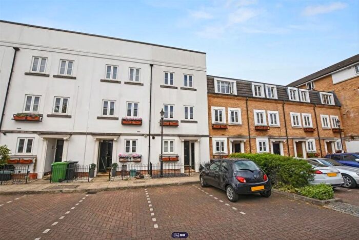 4 Bedroom Property To Rent In Goddard Place, Upper Holloway, N19