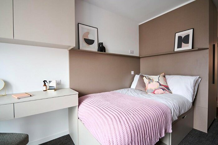 1 Bedroom Apartment To Rent In Botanic Avenue, Manchester, Greater Manchester, M15