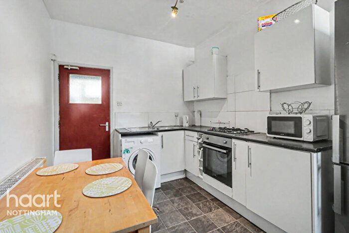 4 Bedroom Terraced House To Rent In Sherbrooke Road, Nottingham, NG5