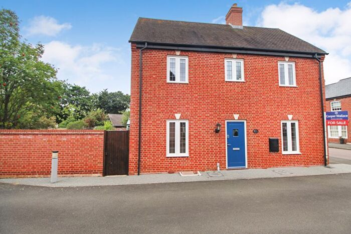 3 Bedroom Detached House For Sale In Woodpecker Close, Great Barford, MK44