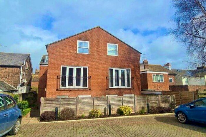 2 Bedroom Flat To Rent In Albert Road, Tonbridge, TN9