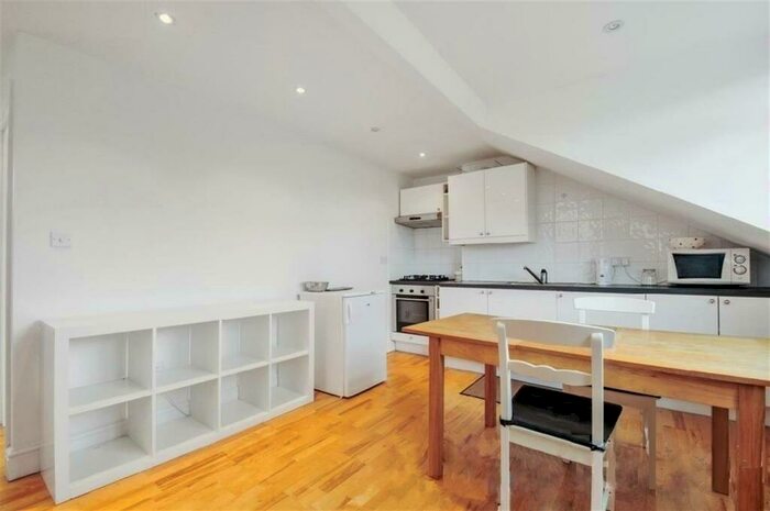 1 Bedroom Flat To Rent In Crossfield Road, London, NW3