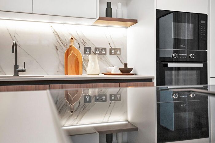 3 Bedroom Flat For Sale In West End Lane, London, NW6