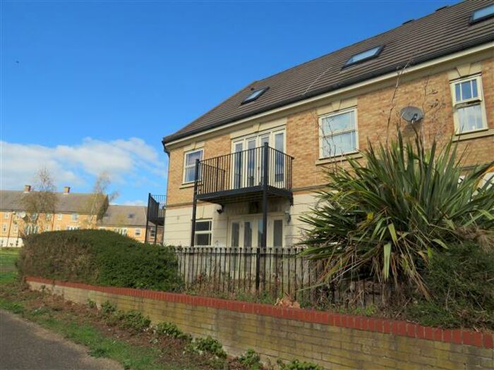 4 Bedroom House To Rent In Shenley Lodge, Milton Keynes, MK5