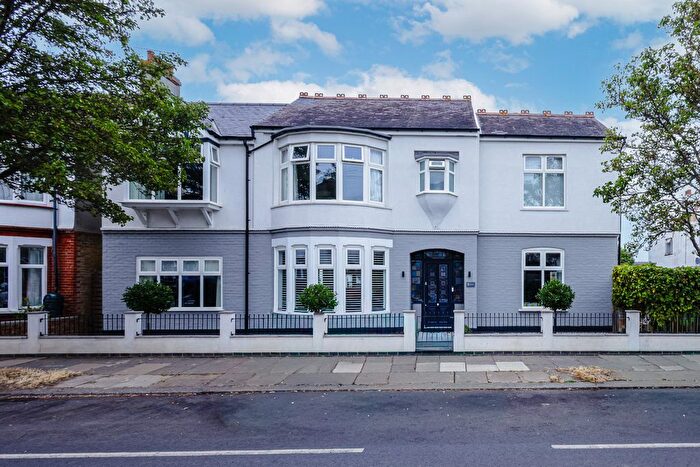 4 Bedroom Detached House For Sale In Silversea Drive, Westcliff-On-Sea, SS0