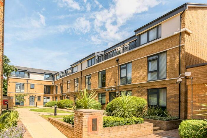 2 Bedroom Flat To Rent In George Mathers Road, Kennington, London, SE11