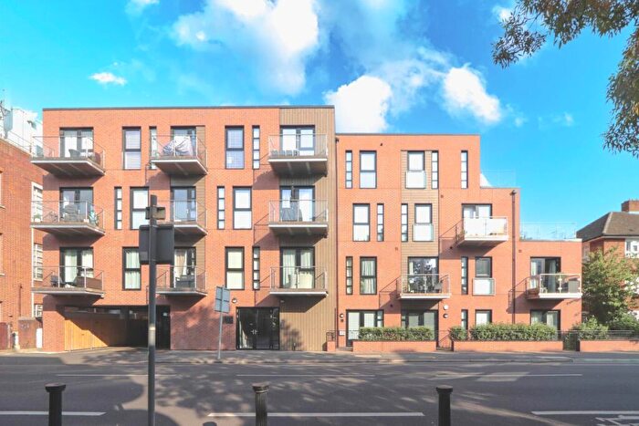 1 Bedroom Flat To Rent In Coombe Road, New Malden, KT3