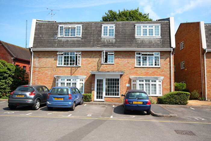 1 Bedroom Flat To Rent In Heathside Road, Woking, GU22