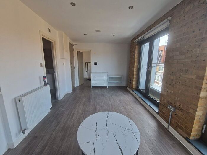1 Bedroom Flat To Rent In Plashet Grove, East Ham, London, E6