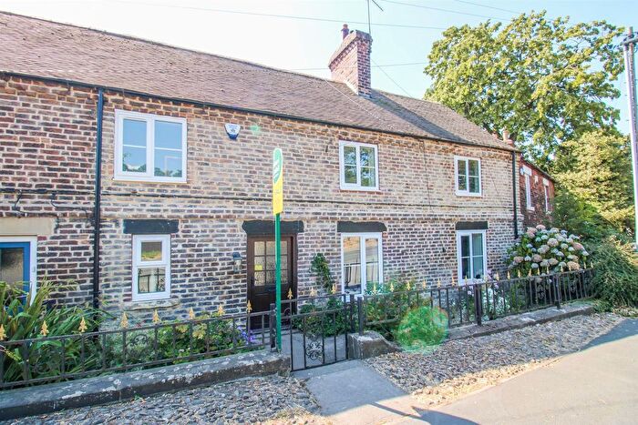 2 Bedroom Cottage For Sale In Doncaster Road, Wragby, Wakefield, WF4