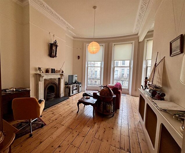 2 Bedroom Apartment To Rent In Brunswick Place, Hove, BN3