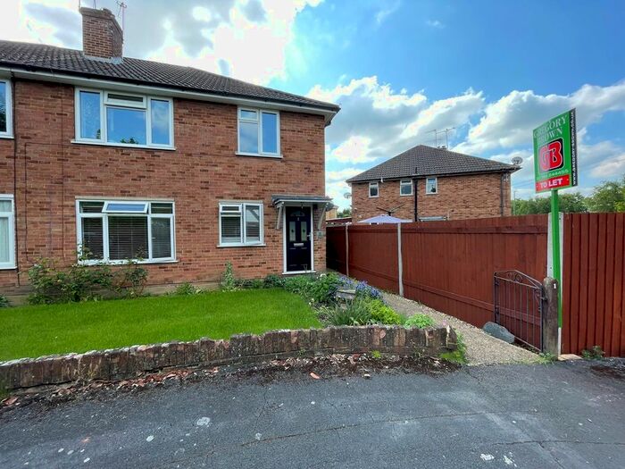 2 Bedroom Maisonette To Rent In The Fernery, Staines, TW18