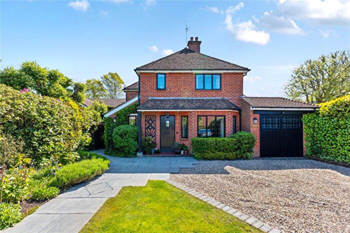 3 Bedroom Detached House For Sale In School Road, Grayshott, Hindhead, Hampshire, GU26