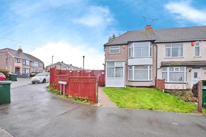 3 Bedroom End Of Terrace House For Sale In Pine Tree Avenue, Coventry, CV4