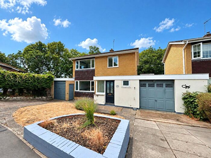 3 Bedroom Detached House For Sale In Saulfland Drive, Christchurch, Dorset, BH23