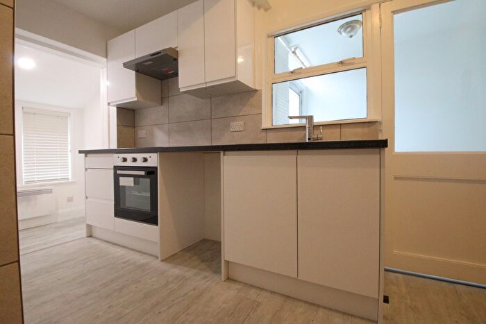 1 Bedroom Flat To Rent In Lascotts Road, London, N22