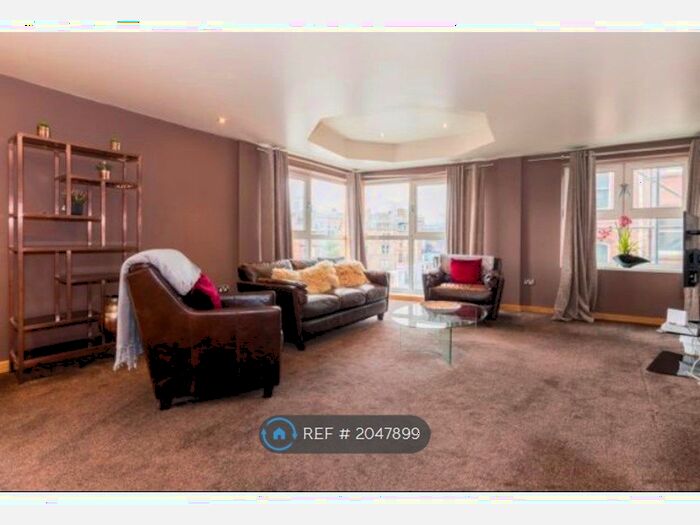 2 Bedroom Flat To Rent In The Bridge Apartments, Leeds, LS10