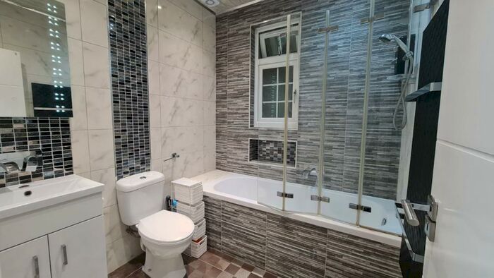 Studio To Rent In Rose Avenue, Mitcham, CR4