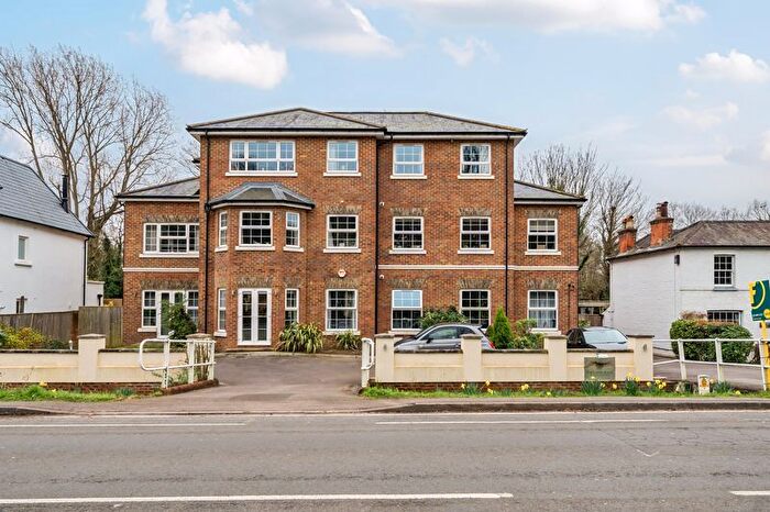 1 Bedroom Flat For Sale In Portsmouth Road, Thames Ditton, KT7
