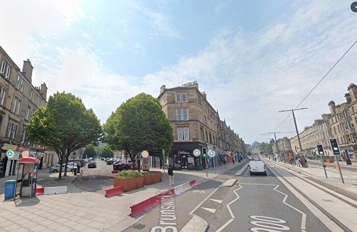 3 Bedroom Flat To Rent In , Brunswick Street, Edinburgh, EH7