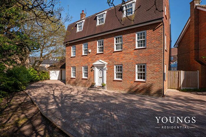 6 Bedroom Detached House For Sale In Russetts, Langdon Hills, SS16