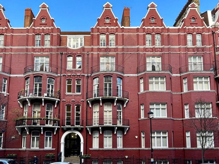 5 Bedroom Flat To Rent In Transept Street, Marylebone, NW1