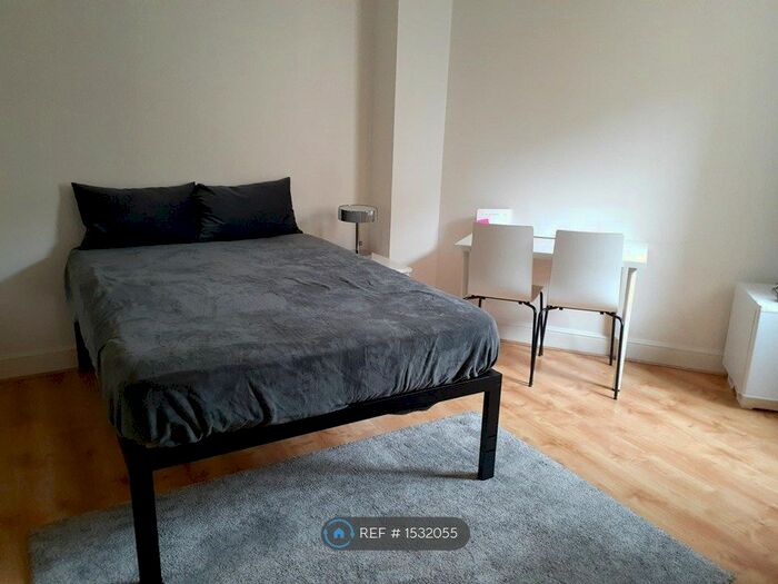 Studio To Rent In Sloane Avenue, London, SW3