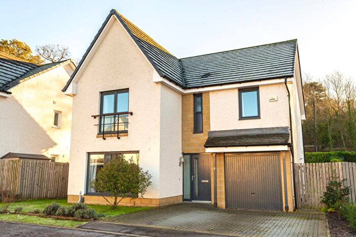 4 Bedroom Detached House For Sale In New Calder Mill Road, Livingston, EH54