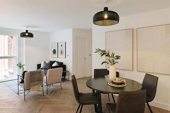 1 Bedroom Apartment For Sale In Chapmans Yard, Birmingham, B1