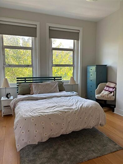 2 Bedroom Property To Rent In Netherwood Road, London, W14