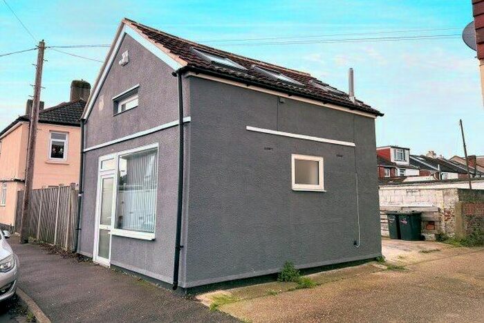 1 Bedroom Detached House To Rent In Coronado Road, Gosport, PO12