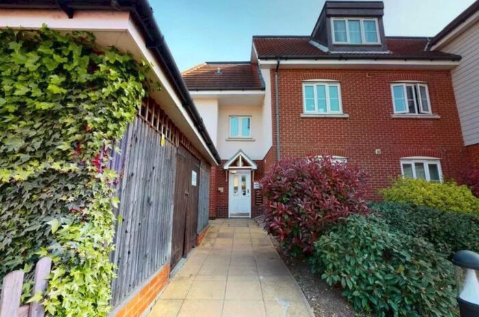 2 Bedroom Apartment To Rent In Gillian Crescent, Romford, RM2